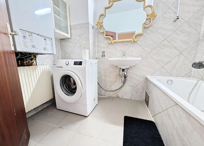 Проживание в семье Lovely In Maerzstrasse Area Mz49
