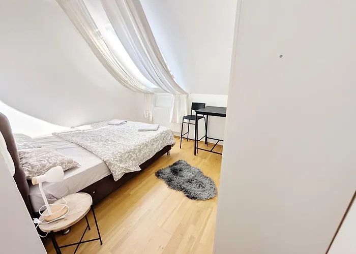 Проживание в семье Lovely In Maerzstrasse Area Mz49 *