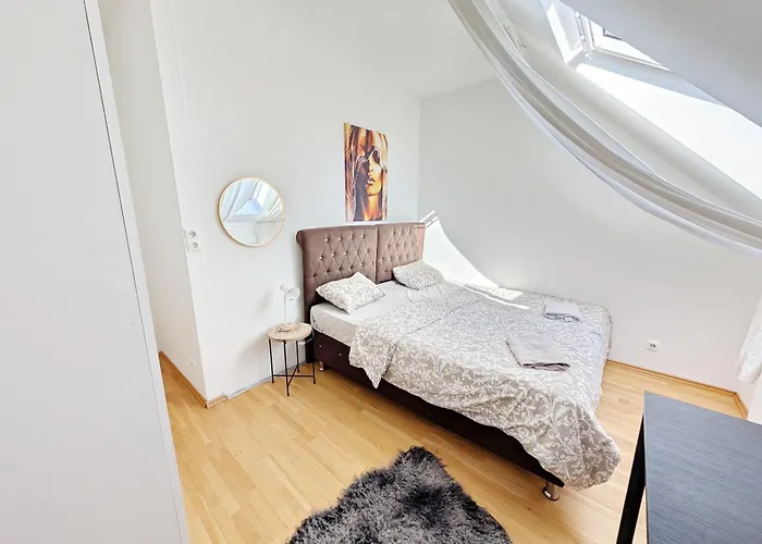 Проживание в семье Lovely In Maerzstrasse Area Mz49